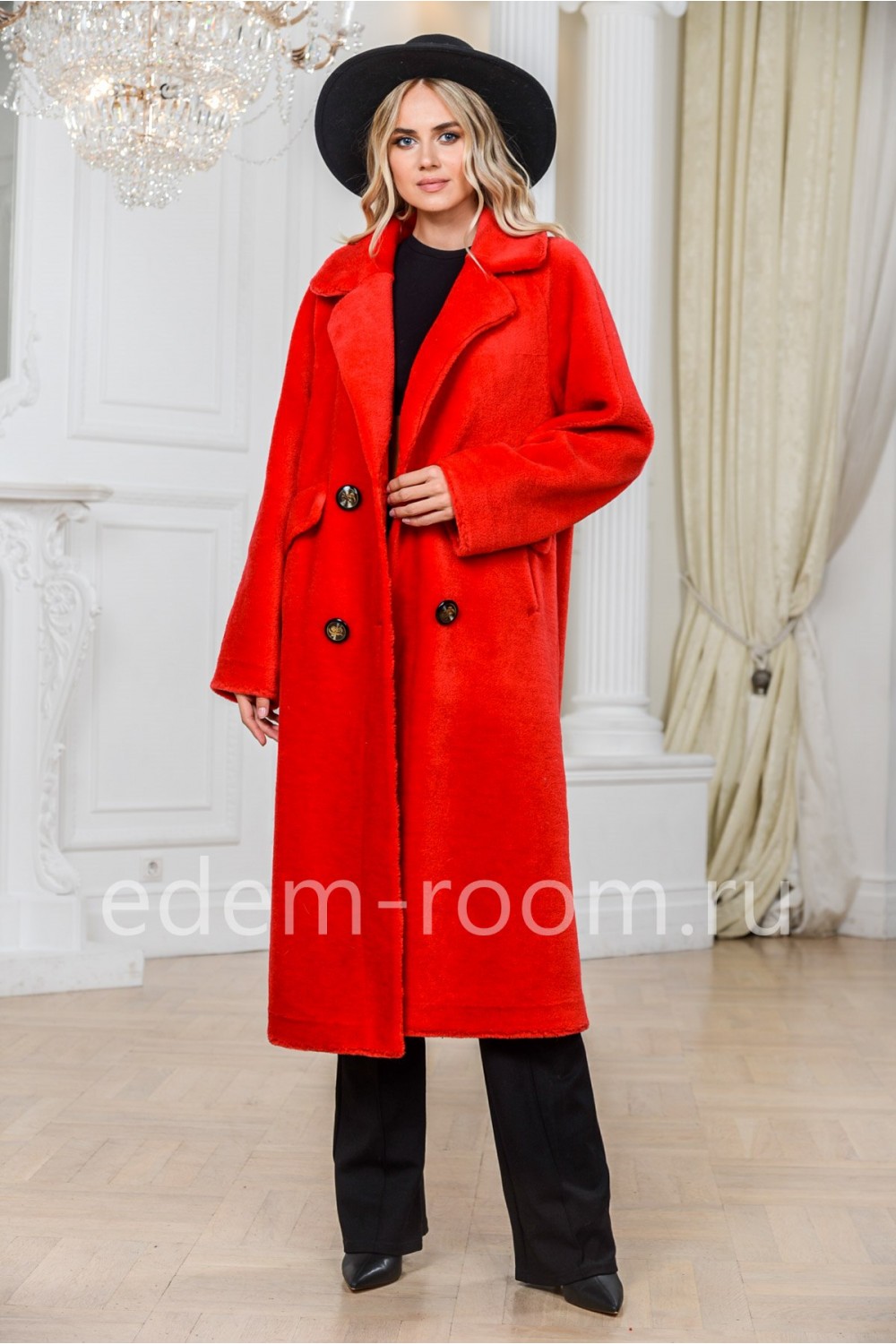Красное пальто из натуральной шерсти 