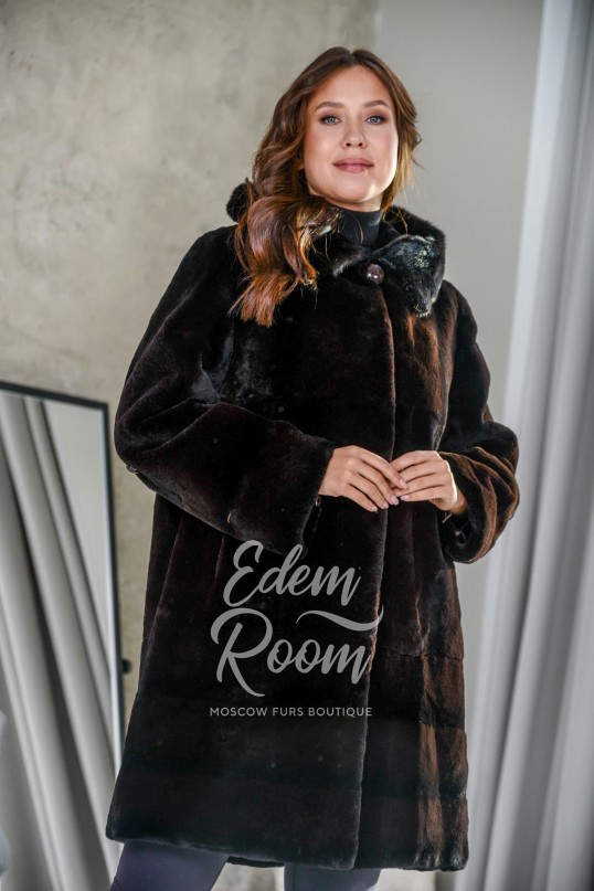 Шуба из бобрика