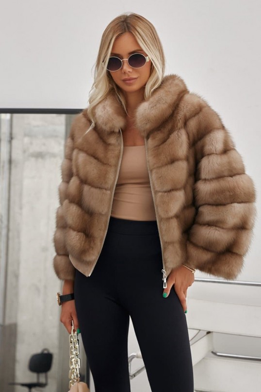 Бомбер из меха куницы