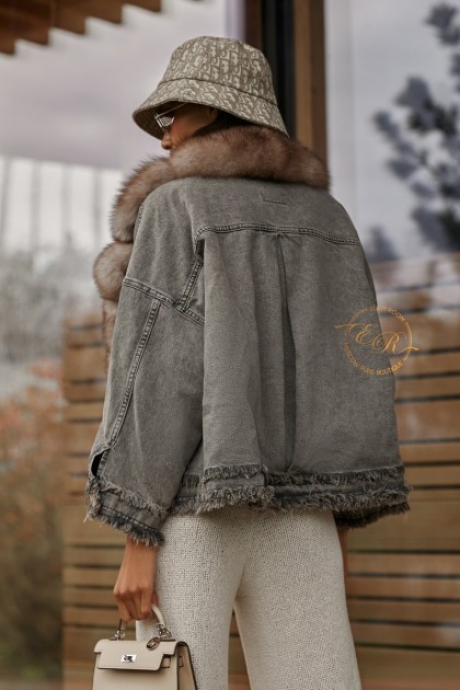 Джинсовая куртка с мехом финского песца