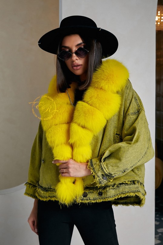 Лимонная джинсовая куртка с мехом