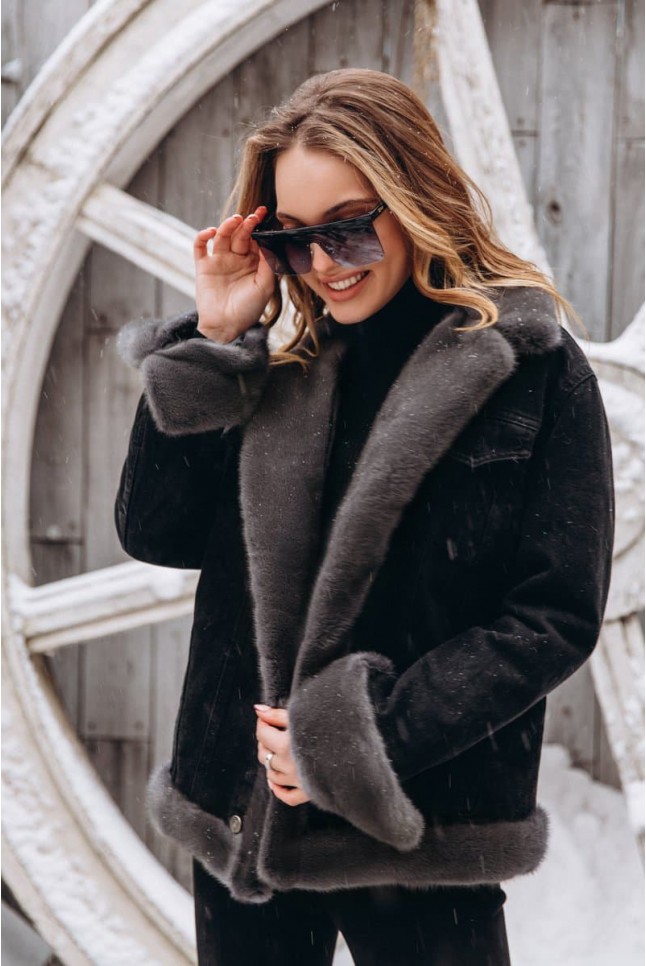 Джинсовая куртка чёрная с меховыми манжетами