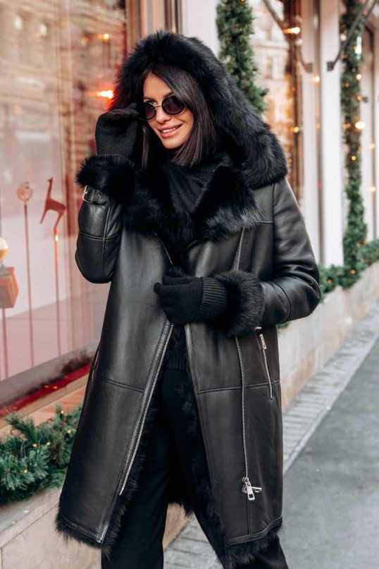 Чёрная дублёнка на молнии с капюшоном