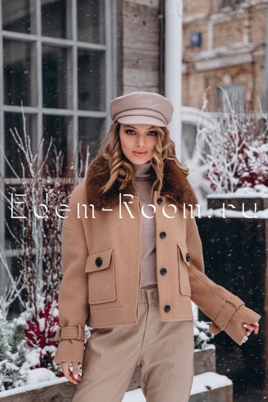 Пальто - куртка с воротником 