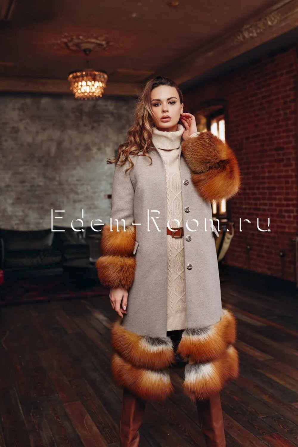 Эксклюзивное пальто с мехом финской лисы