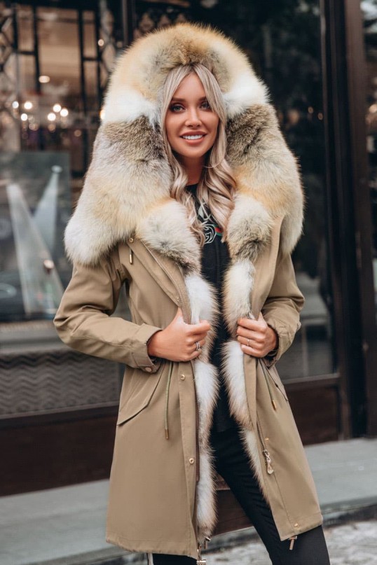 Зимняя парка с полным меховым капюшоном из лисы