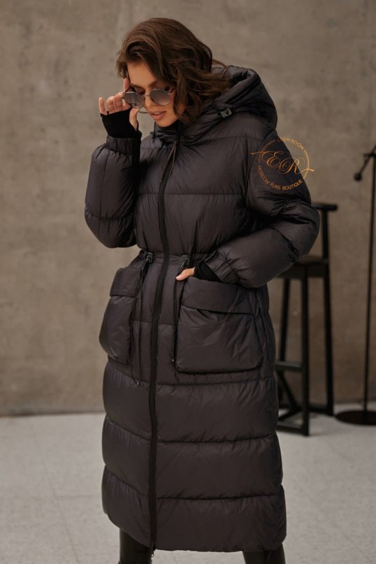 Пуховое пальто с капюшоном 