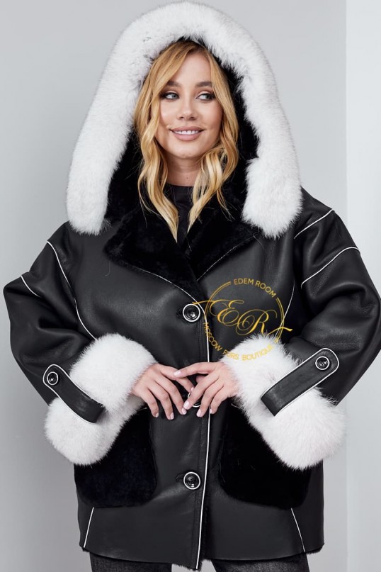 Удобная куртка дублёнка с меховым капюшоном