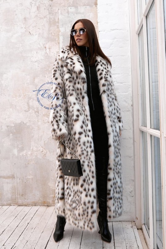 Удлиненная шуба из экомеха под рысь