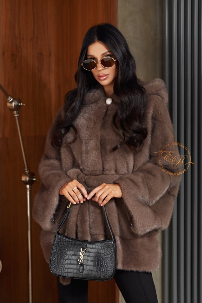 Полушубок с капюшоном из меха норки