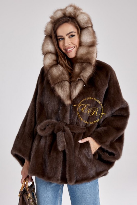 Норковая пончо с капюшоном из куницы