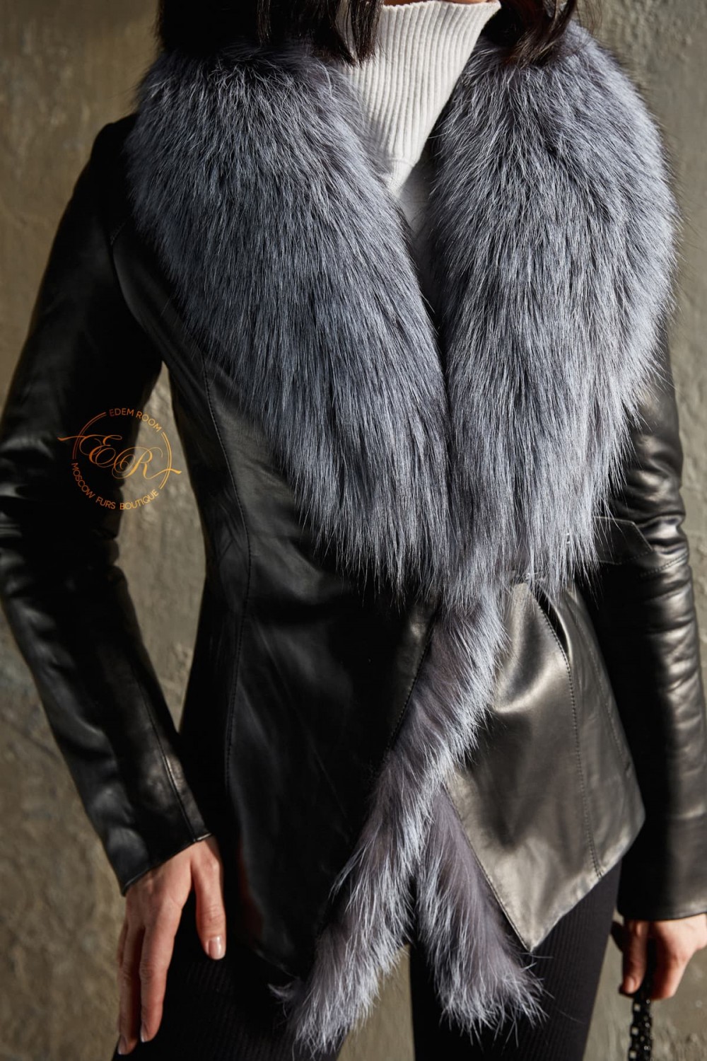 Демисезонная кожаная куртка с мехом