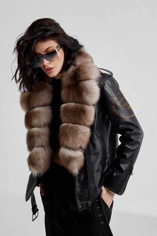Кожаная куртка под питон с мехом