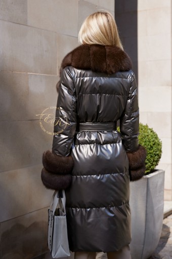 Пуховик - пальто с меховым воротником