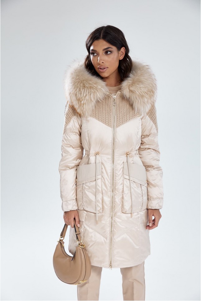 Стильный пуховик на молнии