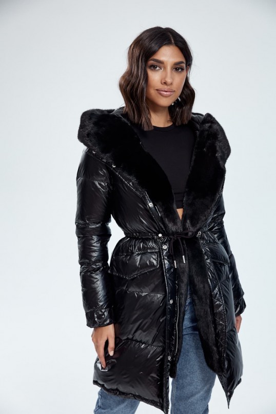 Чёрная пуховая парка с мехом норкой