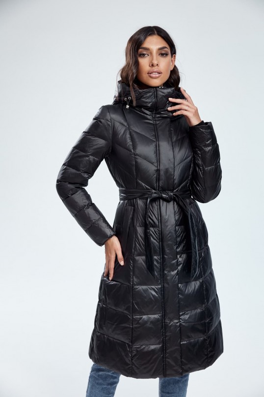 Лёгкое пуховое пальто с поясом