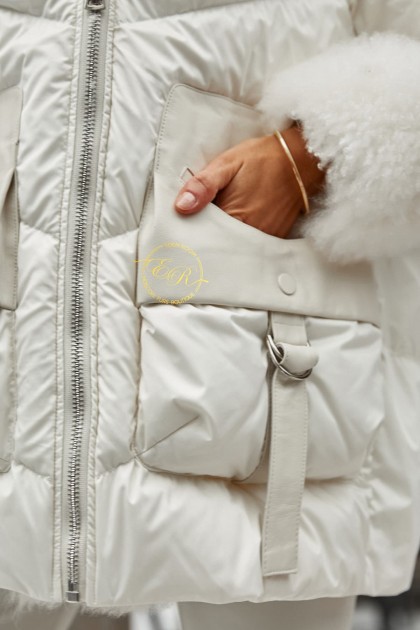 Лёгкий пуховик - дублёнка с капюшоном