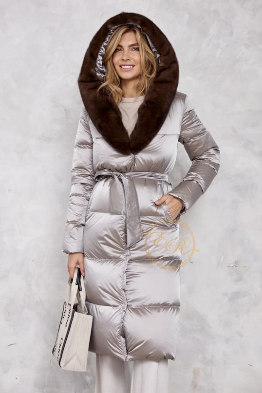 Невесомое пуховое пальто 
