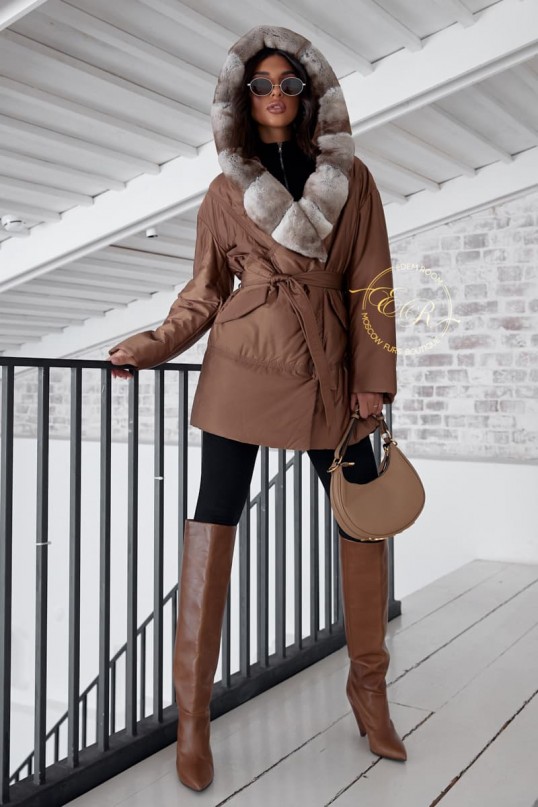 Утеплённая куртка с капюшоном 