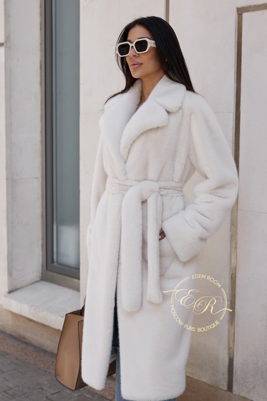 Белая шуба из экомеха