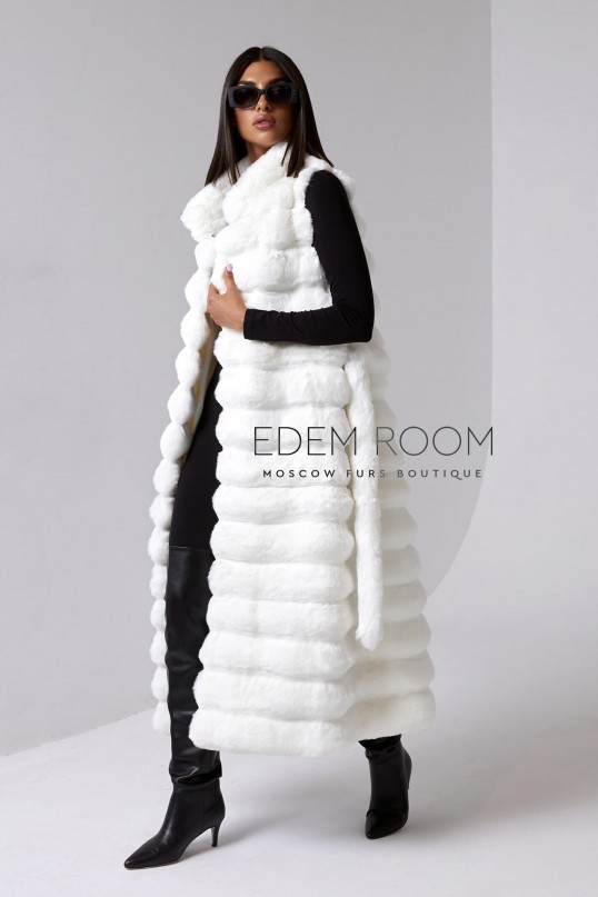 белый жилет из экомеха 