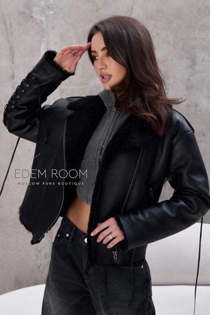 короткая дублёнка со шнуровкой ну рукавах