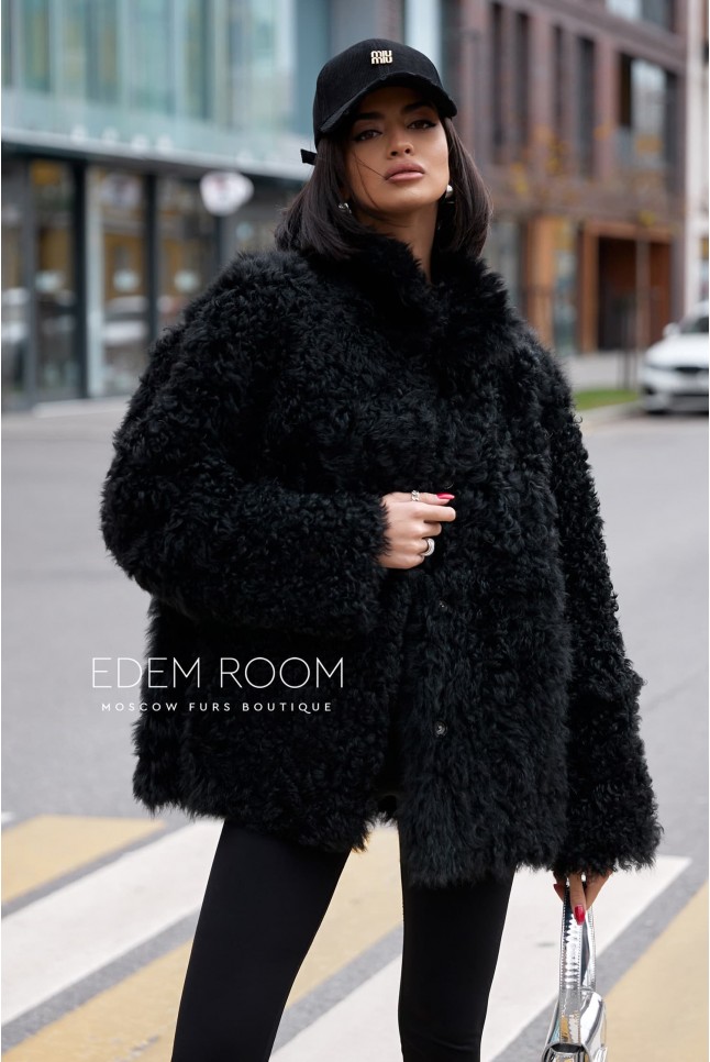 чёрная шубка из меха овчины