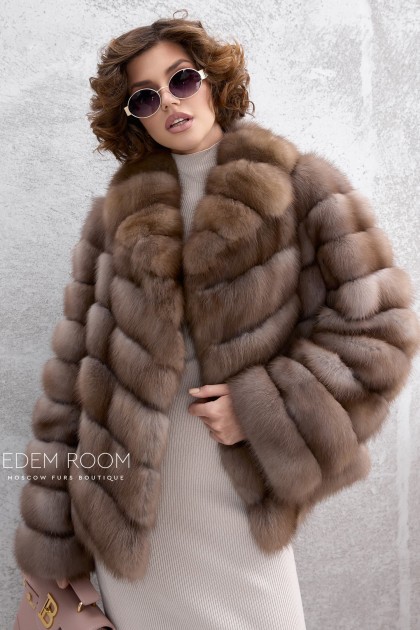 короткая шуба из куницы