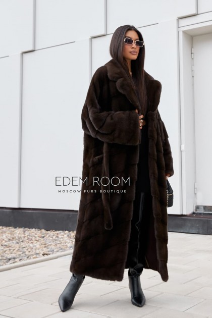 Удлинённая норковая шуба