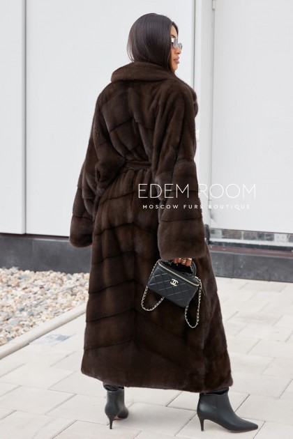 Удлинённая норковая шуба