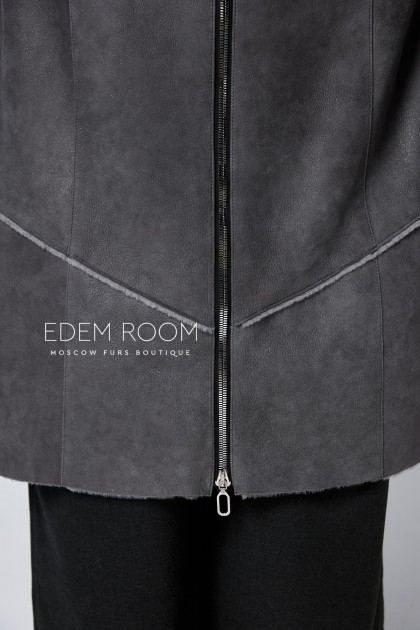 серая дублёнка женская на пуговицах