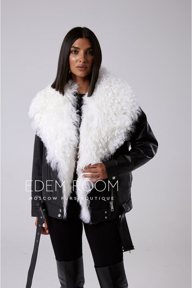 демисезонная кожаная куртка с меховым воротником