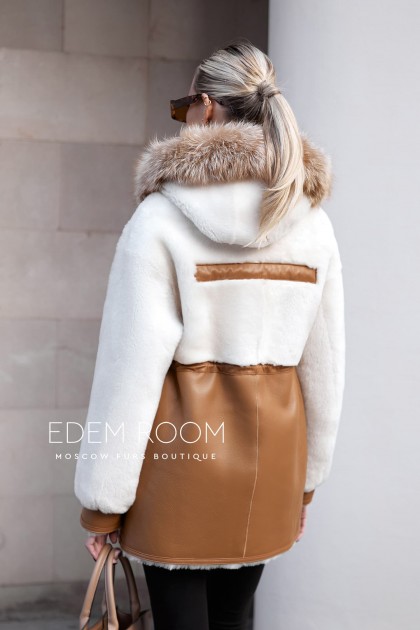 молодёжная дублёнка с капюшоном