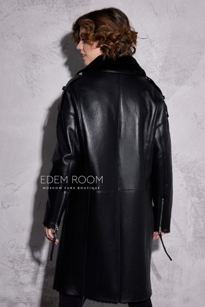 чёрная женская дублёнка на молнии