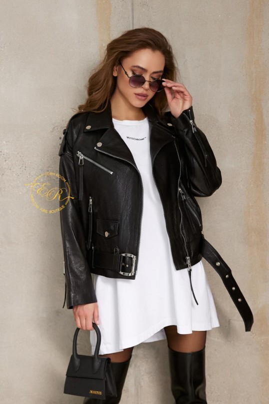 Кожаная косуха со шнуровкой на спине