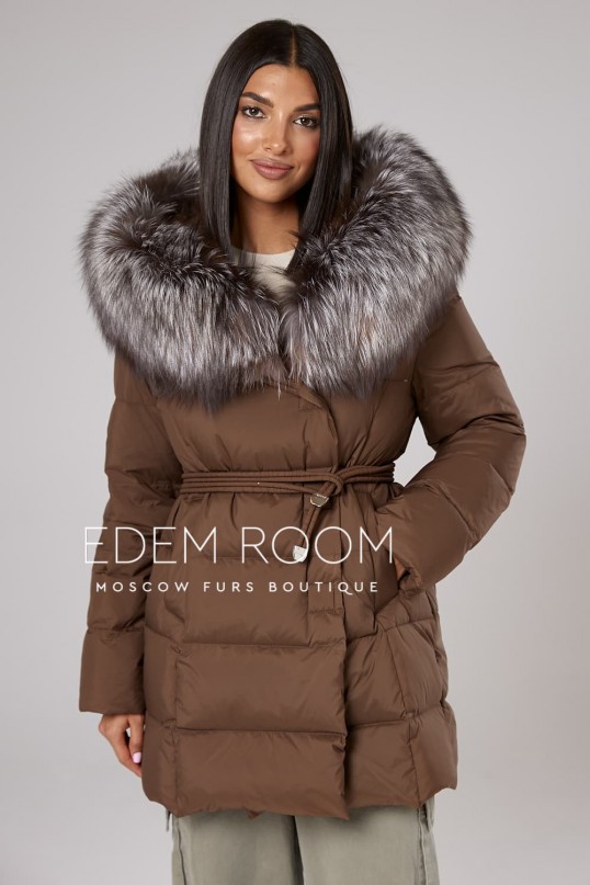 куртка - пуховик с меховым капюшоном