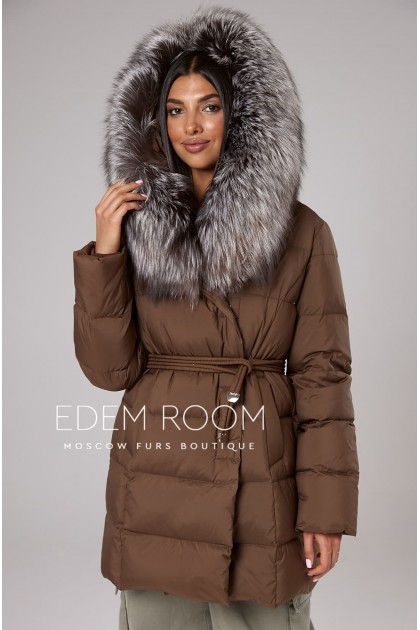 куртка - пуховик с меховым капюшоном