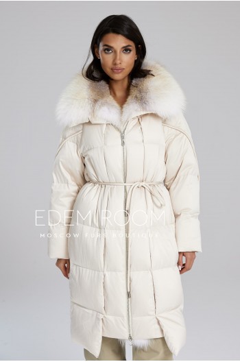 светлое пуховое пальто для зимы