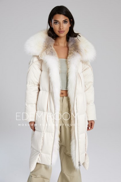 светлое пуховое пальто для зимы