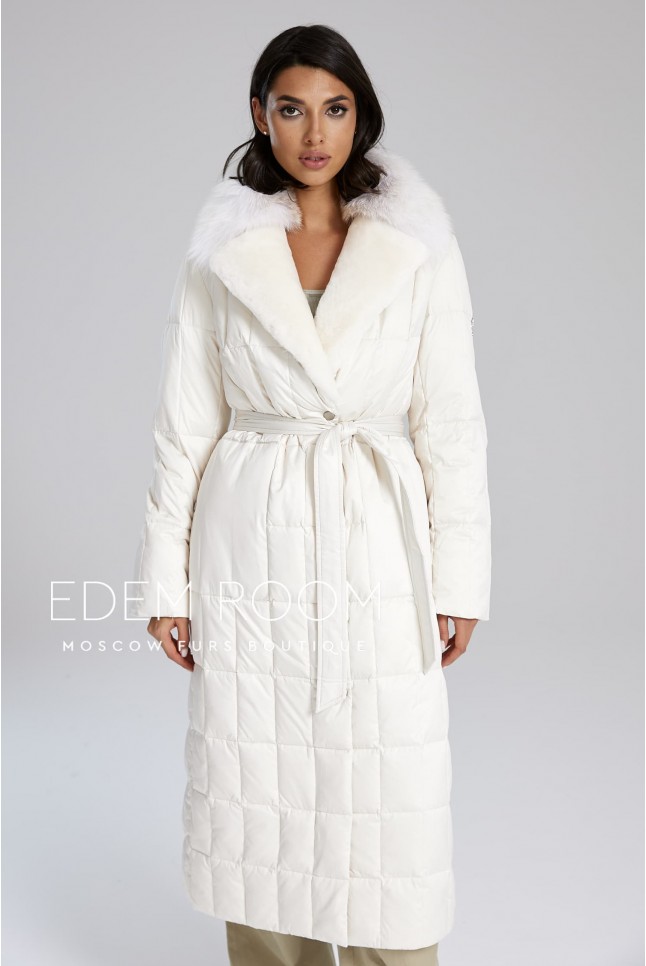 светлое пуховое пальто 