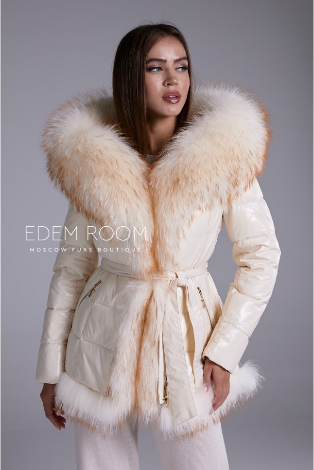 куртка - пуховик с мехом