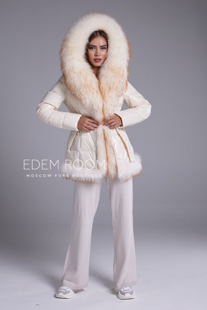 куртка - пуховик с мехом