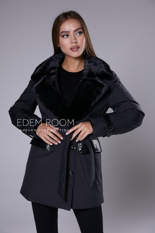 чёрный классический пуховик