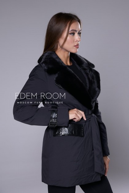 чёрный классический пуховик