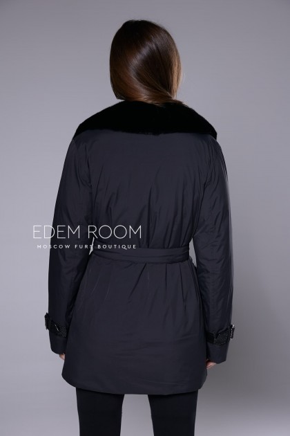 чёрный классический пуховик