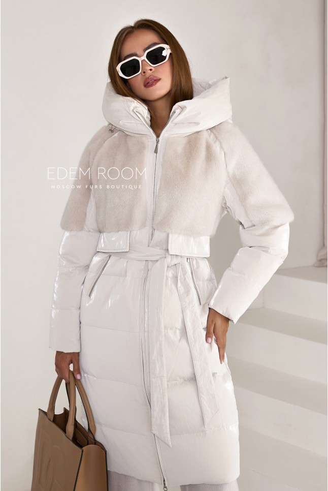 светлое пуховое пальто