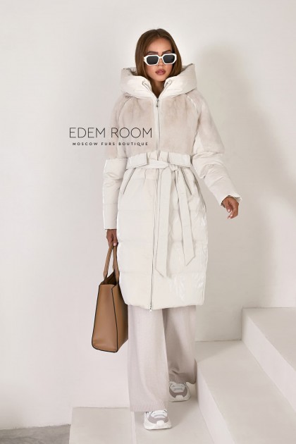 светлое пуховое пальто