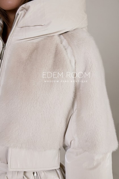 светлое пуховое пальто