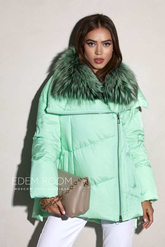 модный пуховик с мехом